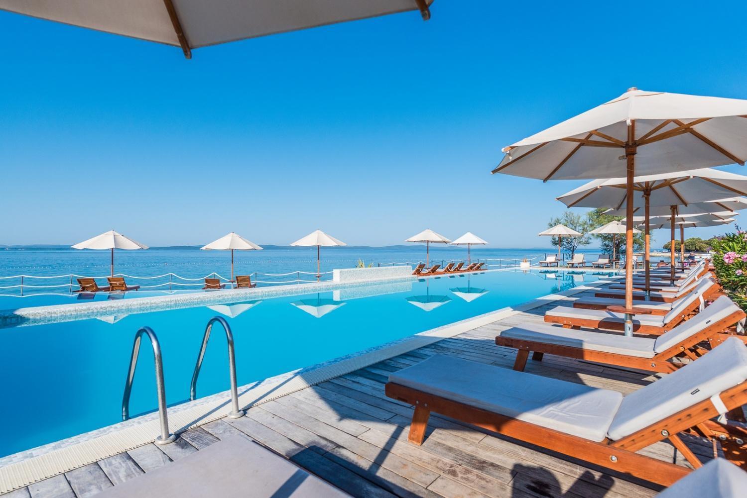 Apartment Sunny Lena - Family-friendly With Private Garden, Guest-only Beach, Pool And Gym *